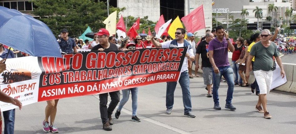 Servidores estaduais de Mato Grosso preparam greve geral para enfrentar ataques