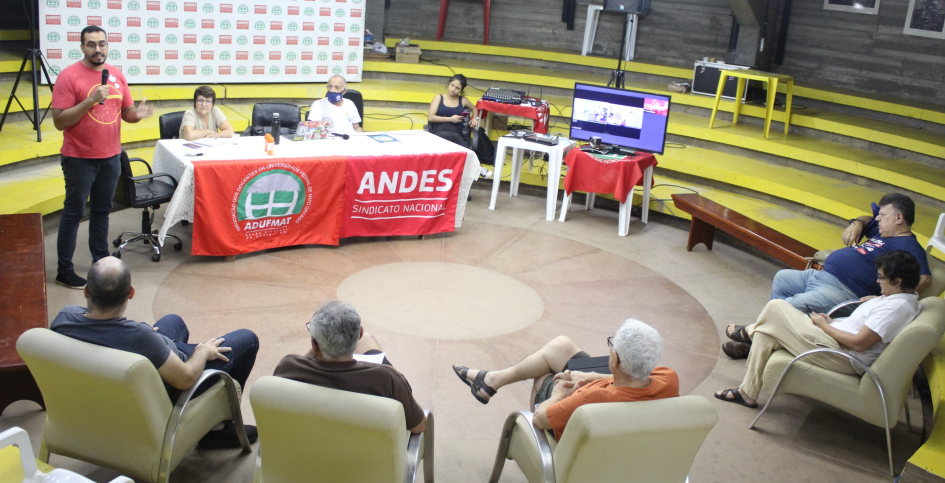 Assembleia da Adufmat-Ssind debate conjuntura, aprova apoio a Cuba e ades&atilde;o a manifesto, entre outras a&ccedil;&otilde;es