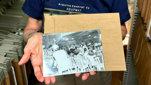 Mem&oacute;ria docente: Adufmat-Ssind lan&ccedil;a cat&aacute;logos do acervo fotogr&aacute;fico que retrata a hist&oacute;ria do sindicato